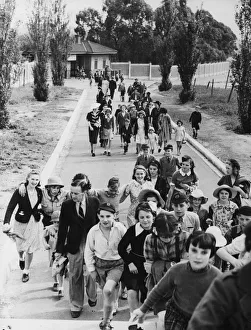 Child eChild evacuees from England arrive in Australia during the Second World War