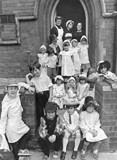 History Prints: These children at a Leamington school stepped back in time to celebrate a centenary
