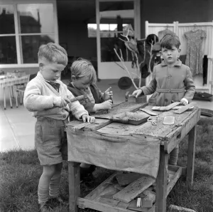 00011 Prints: Children prticipating in woodwork class at Cookham Nursery School