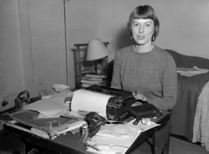 Children writer Emma Smith at home with her typewriter. 1950