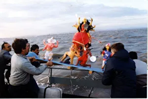 Hindu Prints: The chilly water of the Bristol Channel was the scene of a religious ritual which is
