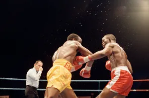 01164 Prints: Chris Eubank defends his WBO super-middleweight title against Ron Essett at the Quinta do