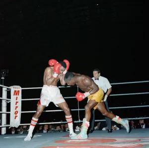 01162 Prints: Chris Eubank vs Michael Watson for the WBO middleweight title at Earls Court Exhibition