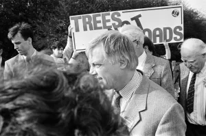 Chris Patten, Environment Minister visits Switch Island, site of new proposed blue route