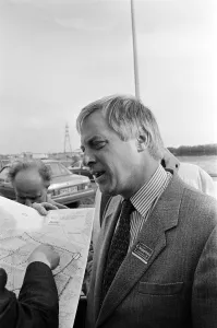 Chris Patten, Environment Minister visits Switch Island, site of new proposed blue route