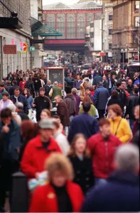Christmas shoppers Argyle St Glasgow 21st December 1997 shopping crowds of people