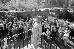 00415 Prints: Cicely Courtneidge, actress, celebrates the 70th anniversary of her first stage