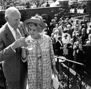 00415 Prints: Cicely Courtneidge, actress, celebrates the 70th anniversary of her first stage