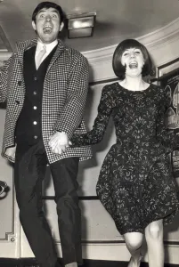 CILLA BLACK (SINGER) AND JIMMY TARBUCK PICTURED IN 1964 01 / 01 / 1964