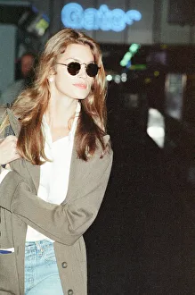 01479 Prints: Cindy Crawford, American Model, at London Heathrow Airport, returning to the US