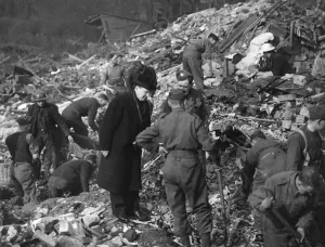 Civic thanks from the Lord Mayor as rescue workers search the rubble in Bean Street