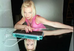 Claudia Trimde May 1999 Channel 4 TV Presenter computer series Bits