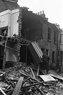 01491 Prints: The clear up operation and the search for survivors and victims of the first V1 attack