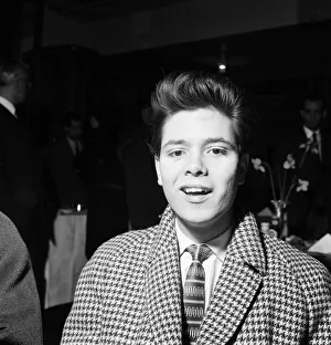 01169 Prints: Cliff Richard pictured at the rehearsals of the Royal Film Performance at the Odeon