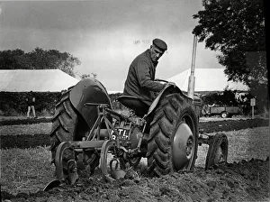 Agriculture Prints: Cliff Yeomans of Ashbourne, West Hallam ploughing match. 15th September 1986