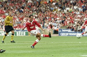 Images Dated 2nd June 1998: Clive Mendonca Charlton Athletic May 1998 Football Player scoring his first goal at