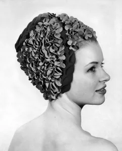 00025 Prints: Clothing Beach: Cosy Posy. Clusters of tiny petals give this pillar box cap a festive