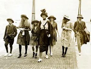 Clothing Fashion 1920s Mrs Guinness and her children at Cowes on holiday