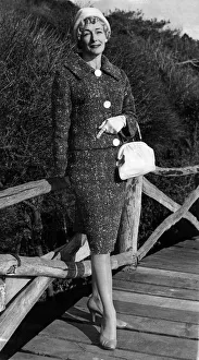 00435 Prints: Clothing Fashion 1959: Daily Mirror Autumn Sparkle'Competition: Mrs