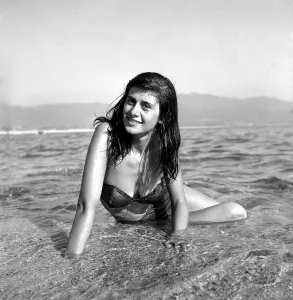 Clothing: Fashion: Beachwear: Holidaymakers: Bathing: Beauties seen here cooling off in