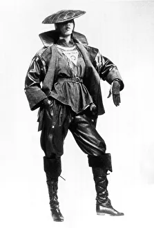 00196 Prints: Clothing Fashion Leather April 1981 Designer Montana