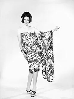 00436 Collection: Clothing: Fashion: Sari: Model: Gloria James. 1966 B1931-001