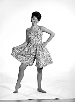 Clothing: Fashion: Trousers: Woman wearing culottes. Model: Joan Lofthouse