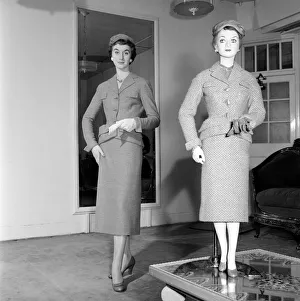 Clothing Fashions 1954: Mannequin modelling the latest twin set. 1954 A107-002