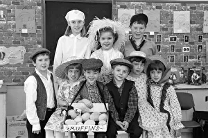00524 Prints: Clough Head J&I School stages an old time music hall event in Slaithwaite Civic Hall