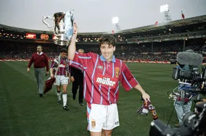 Coca Cola Cup Final. Aston Villa 3 v Manchester United 1. Dean Saunders with the trophy