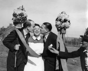 A Coin or a kiss for the Tutti-Men: The Hungerford Tutti-men exercised their traditional