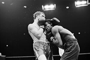 01177 Collection: Colin Jones v Kirkland Laing for the British Welterweight Title