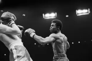 Colin Jones v Kirkland Laing for the British Welterweight Title