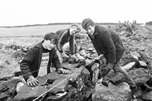 00523 Prints: Colne Valley school children dry stone walling at Delves Moor Farm, Slaithwaite