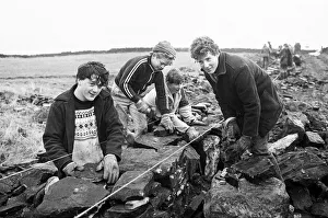 00523 Prints: Colne Valley school children dry stone walling at Delves Moor Farm, Slaithwaite