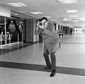00943 Prints: Comedian Jerry Lewis arriving at Heathrow Airport from Los Angeles today. 26th May 1969