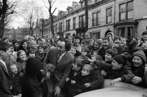 01005 Prints: Comedian Ken Dodd opens flats in Ducie Street and Beaconsfield Street, Toxteth, Liverpool