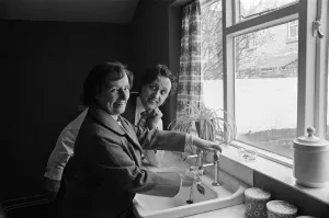 01005 Prints: Comedian Ken Dodd opens flats in Ducie Street and Beaconsfield Street, Toxteth, Liverpool