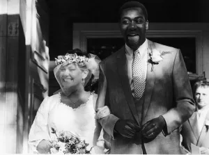 Comedian Lenny Henry marries comedienne Dawn French