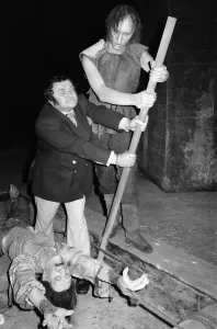 Comedian Les Dawson visits the London Dungeon at Tooley Street. 15th March 1978