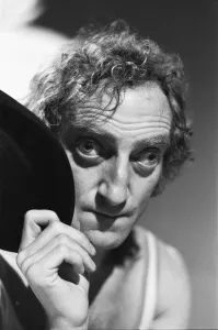 00893 Prints: Comedian Marty Feldman poses for Mirror cameraman Ron Burton after his interview with