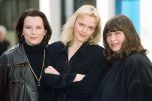 01139 Prints: The Comic Strip Presents... photocall. Pictured Jennifer Saunders