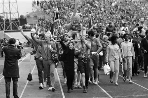 01529 Prints: The Commonwealth Games. Pictured, the Scottish team parade in festive mood at the closing