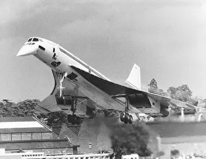 Core01 Prints: Concorde UK pre Production prototype (101) comes into land with nose drooped