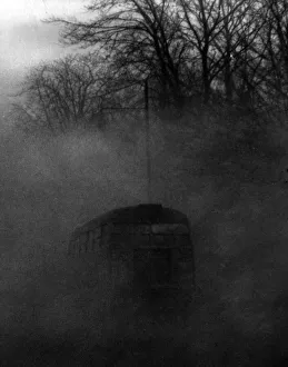 00158 Prints: Conditions in the fog were a torment for the drivers 1952 of the London transport