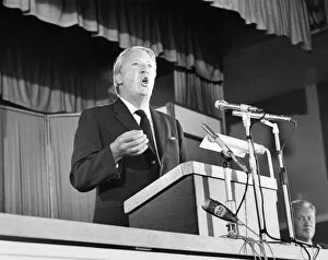 Images Dated 13th June 1970: Conservative party leader Edward Heath speaking at an election meeting at South Croydon