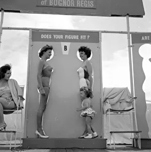Mother Prints: Two contestants in the Marilyn Monroe competition at Bognor Regis