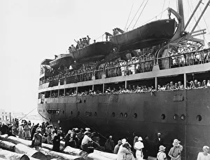 01465 Prints: A convoy of troopships arrived from England carrying large reinforcements of troops to