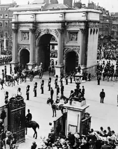 Parades Prints: Coronation of King George V. The procession pictured passing through Marble Arch