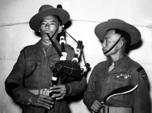 Only Young Men Prints: The Coronation of Queen Elizabeth II - Gurkha troops arrive at Southampton